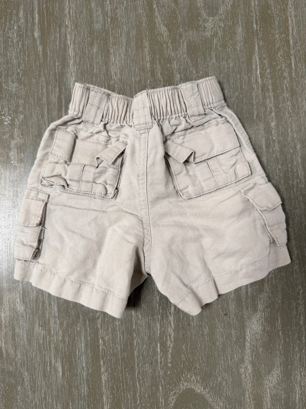 Baby Gap infant boys khaki color linen cargo short.